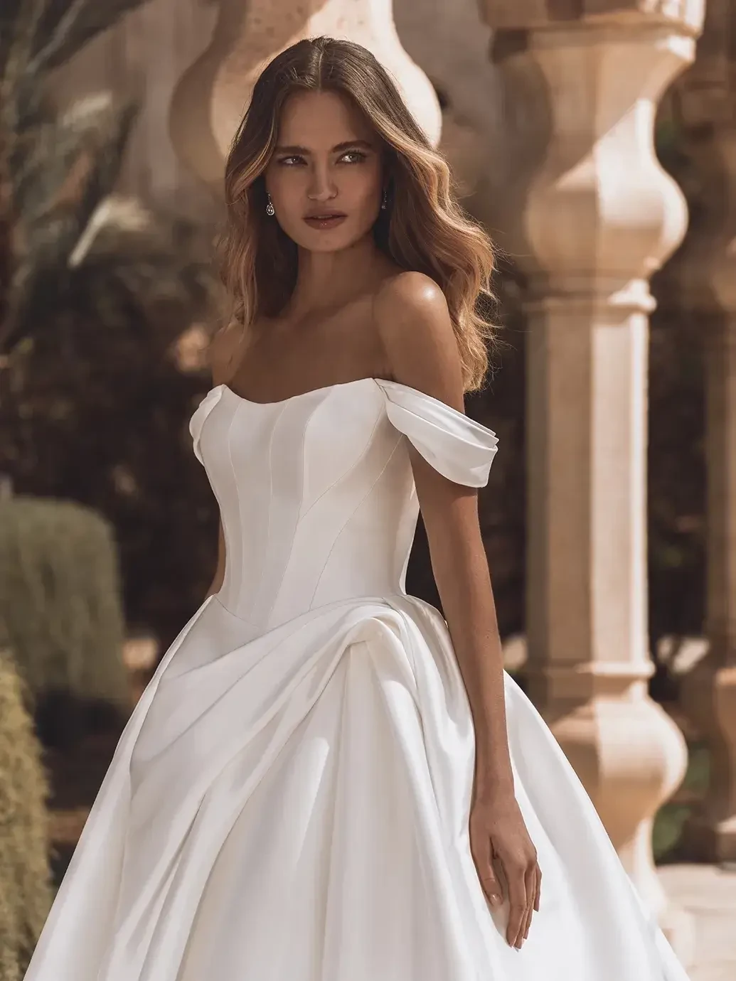 How to Prepare for Your First Bridal Appointment: Tips from Park Avenue Bridals. Desktop Image