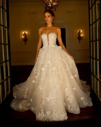 Amalia Carrara 396 #0 thumbnail