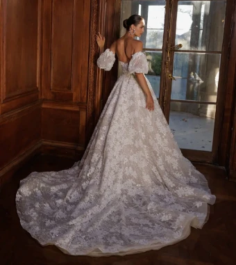 Amalia Carrara 403 #3 thumbnail