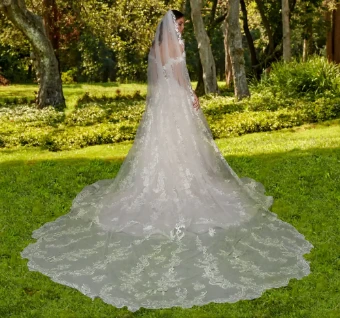 Eve of Milady Couture 4404 #3 thumbnail