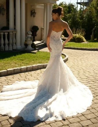 Eve of Milady Couture 4447 #2 thumbnail