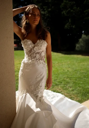 Eve of Milady Boutique 1679 #2 thumbnail