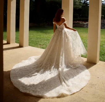 Eve of Milady Boutique 1683 #1 thumbnail