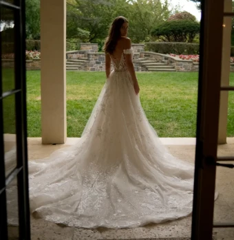 Eve of Milady Boutique 1683 #2 thumbnail