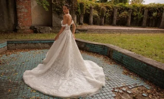 Eve of Milady Boutique 1692 #1 thumbnail