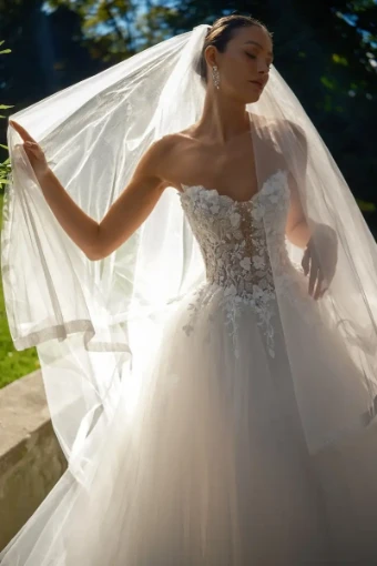 Eve of Milady Boutique 1703 #4 thumbnail